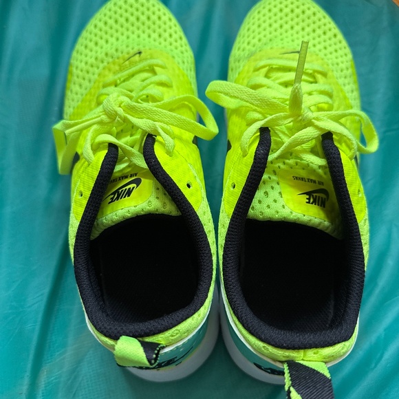 Nike shoes - Picture 4 of 6